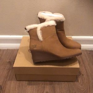 ugg devorah ankle boot